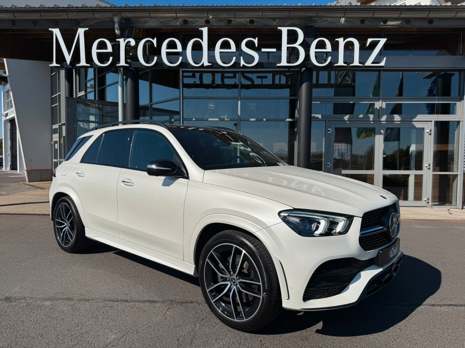 Fahrzeugabbildung Mercedes-Benz GLE 450 4M AMG+Distr+Pano+Night