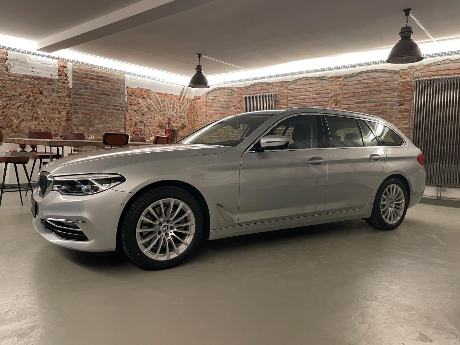 BMW 520 d xDrive Luxury Line *** Vollausstattung ***