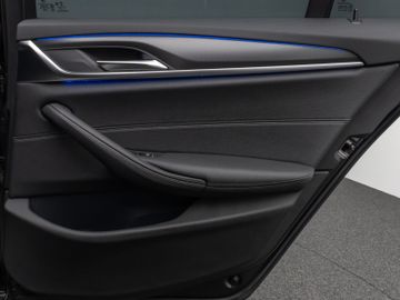 Fahrzeugabbildung BMW 520d M Sport Kamera DAB HiFi Stop&Go Komfort