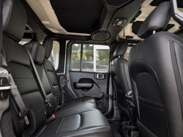Jeep Wrangler - 8