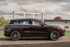 Fahrzeugabbildung Porsche Cayenne Turbo S E-Hybrid*Chrono*Luftfwk*Headup*