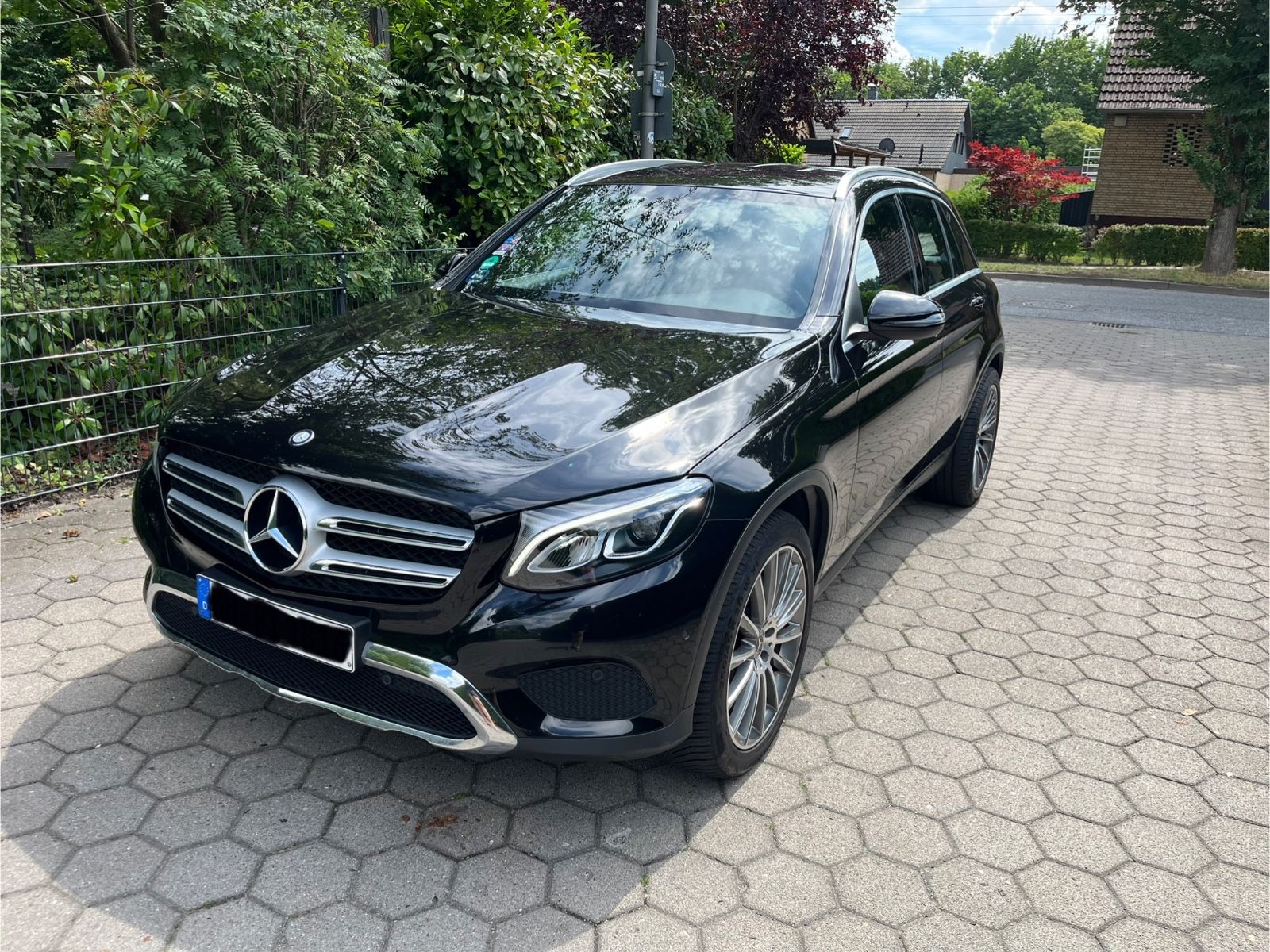 MERCEDES-BENZ  GLC 220d 4MATIC / Standheizung / COMAND/AHK