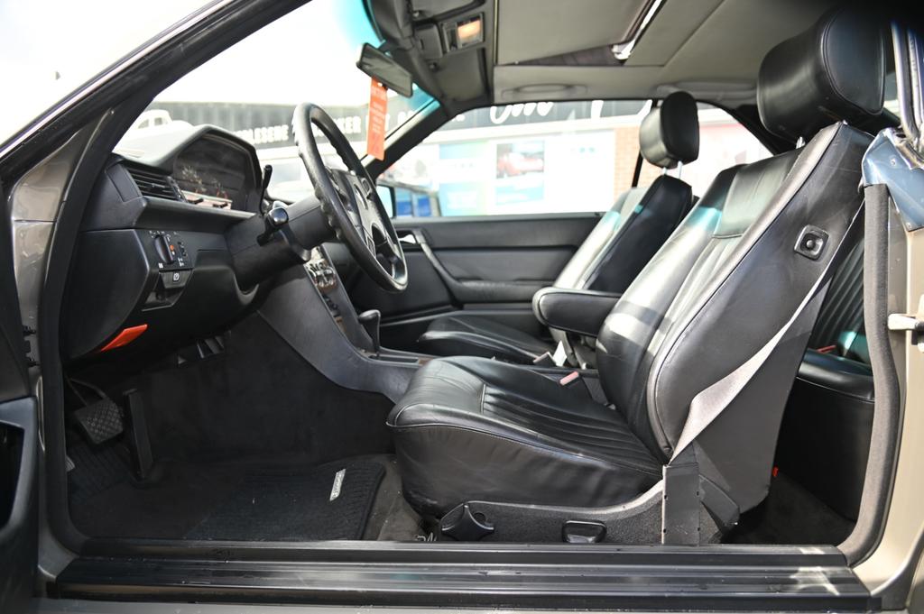 Mercedes-Benz CE 300