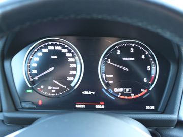 BMW 218 Active Tourer - 11