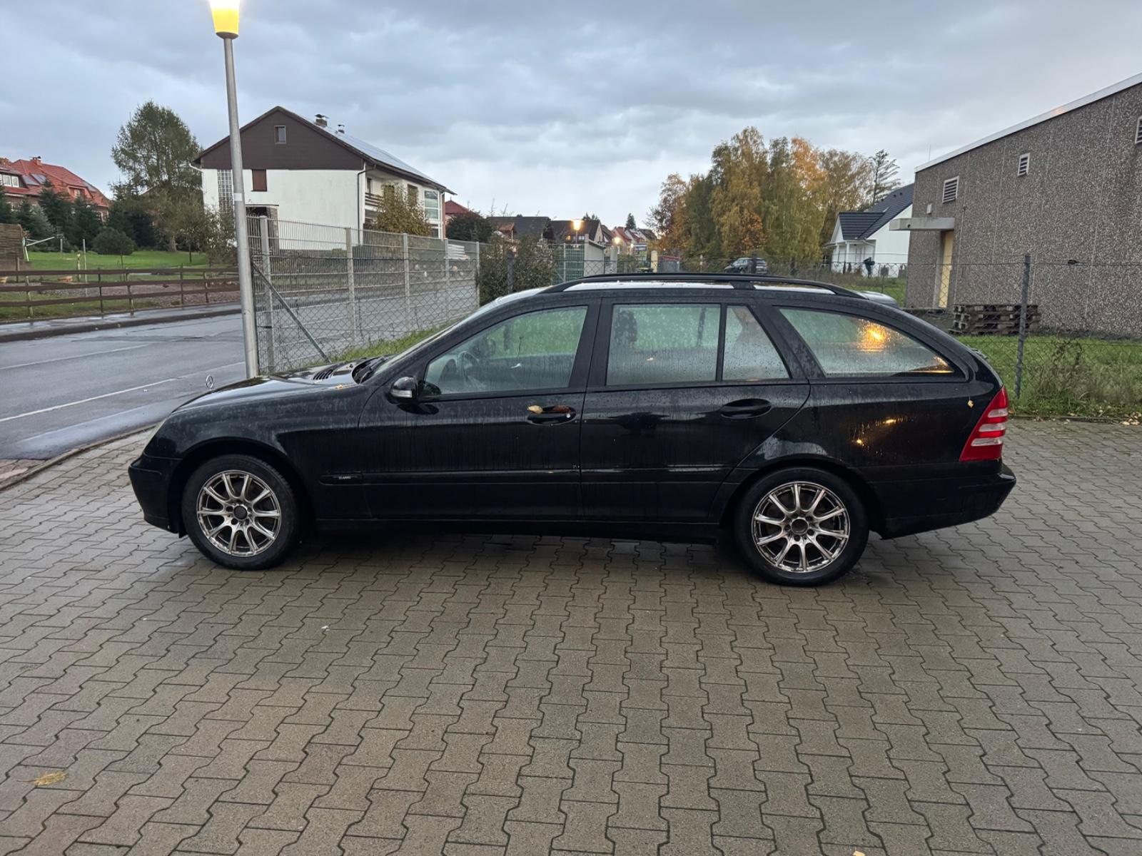 Mercedes-Benz C200 2005 — двигун 2.148 cm³, 122 HP (90kW)