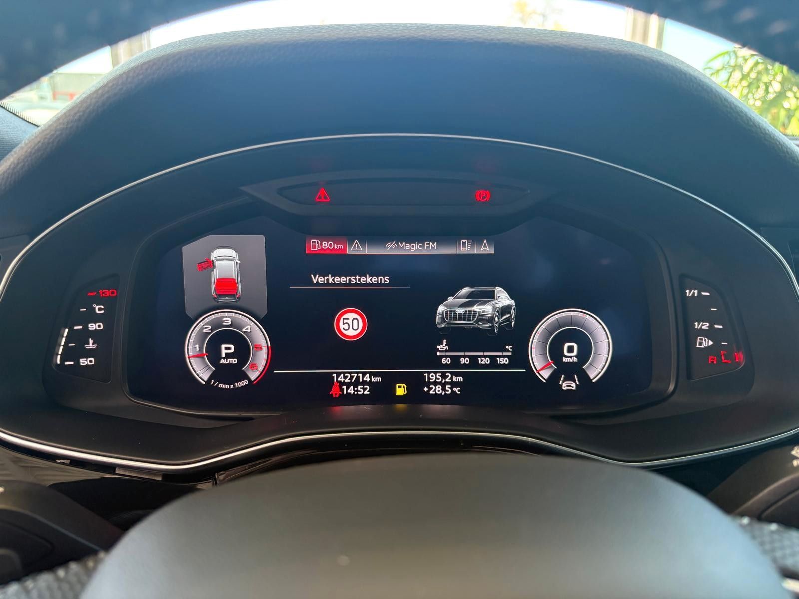 Fahrzeugabbildung Audi Q8 50 TDI s sitze raute, hud 22 zoll allradlenk