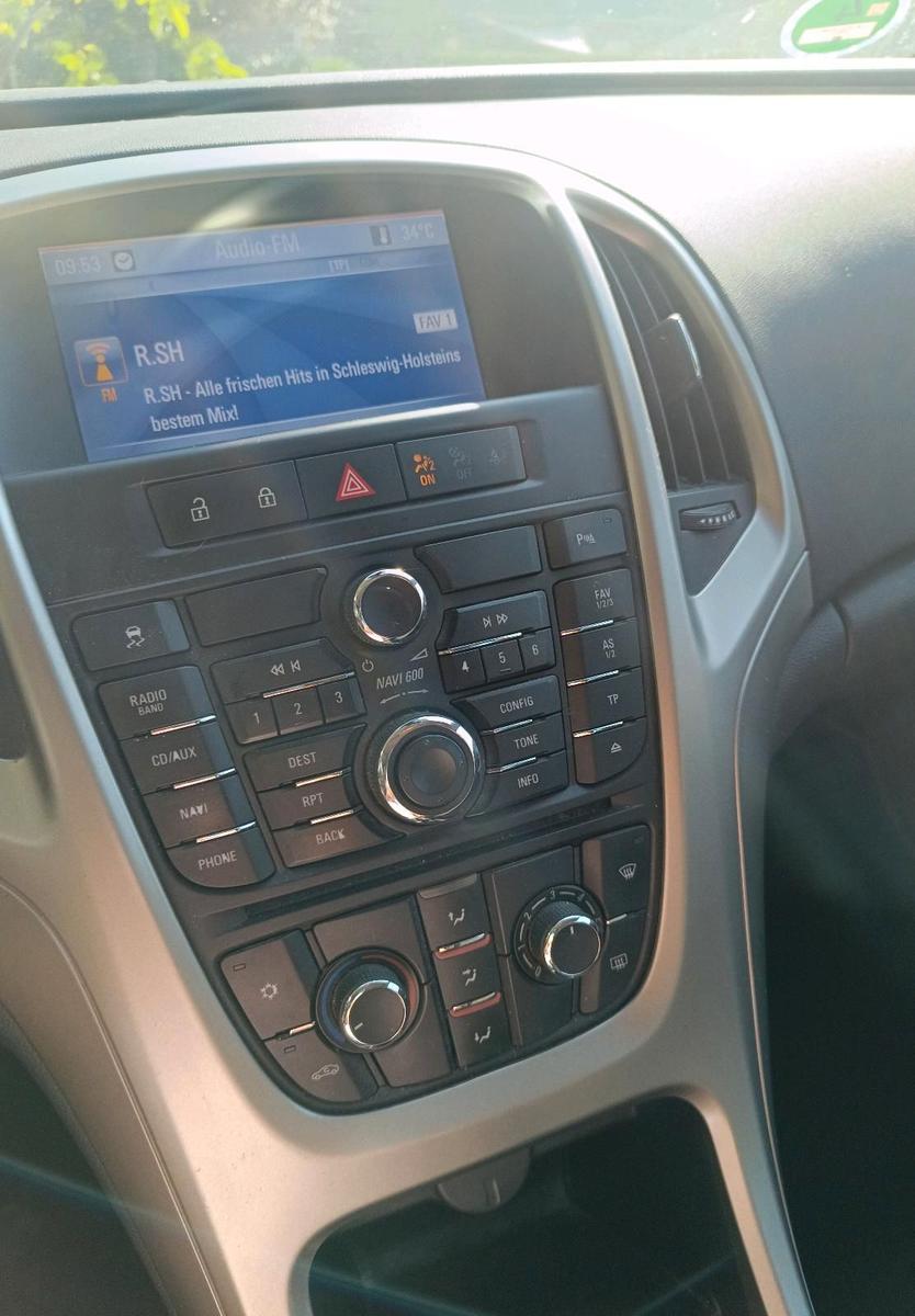 Opel Astra 2012 — photo 5