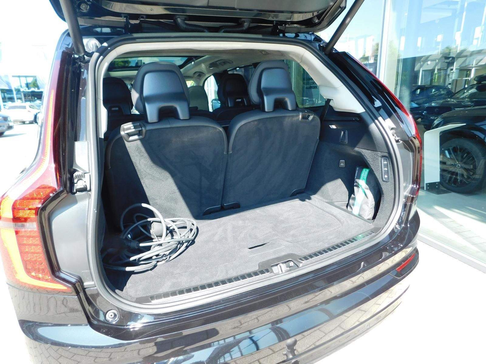 Fahrzeugabbildung Volvo XC90 T8 Ultra Dark
