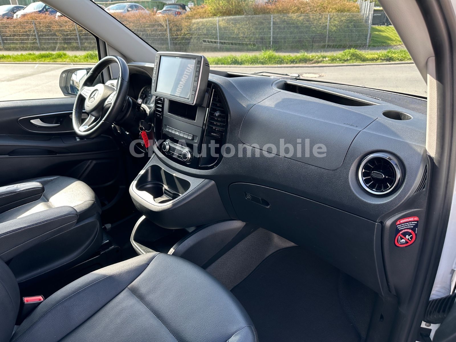 Fahrzeugabbildung Mercedes-Benz Vito Mixto 119 Lang Autom./5 Sitze/Navi/LED/AHK