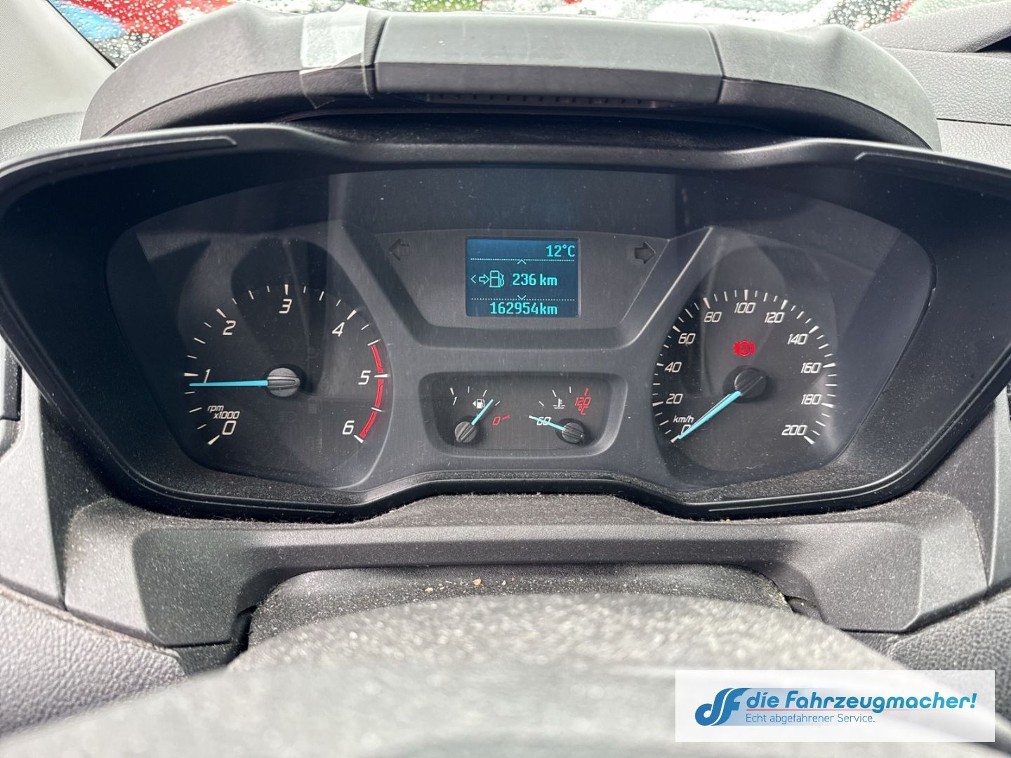 Fahrzeugabbildung Ford Transit Custom Kombi 300 L1 2.2 TDCi *1586 *EXPO
