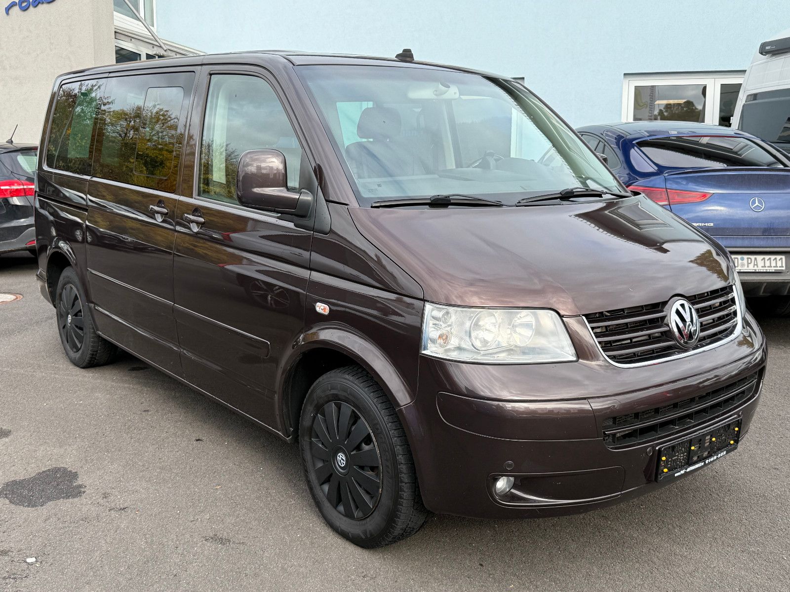 Fahrzeugabbildung Volkswagen T5 Multivan Highline 2.5 TDI AHK GRA Navi PDC