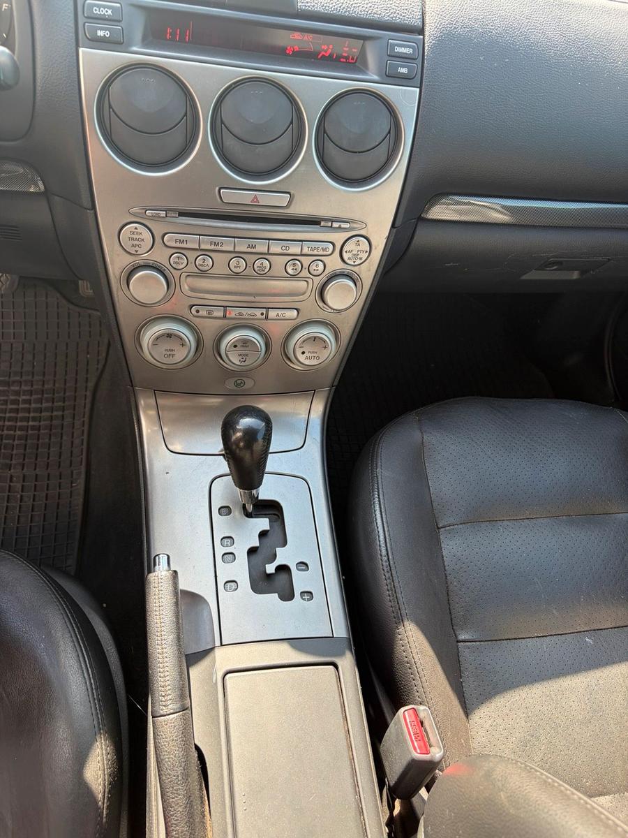 Mazda 2 2004 — photo 8