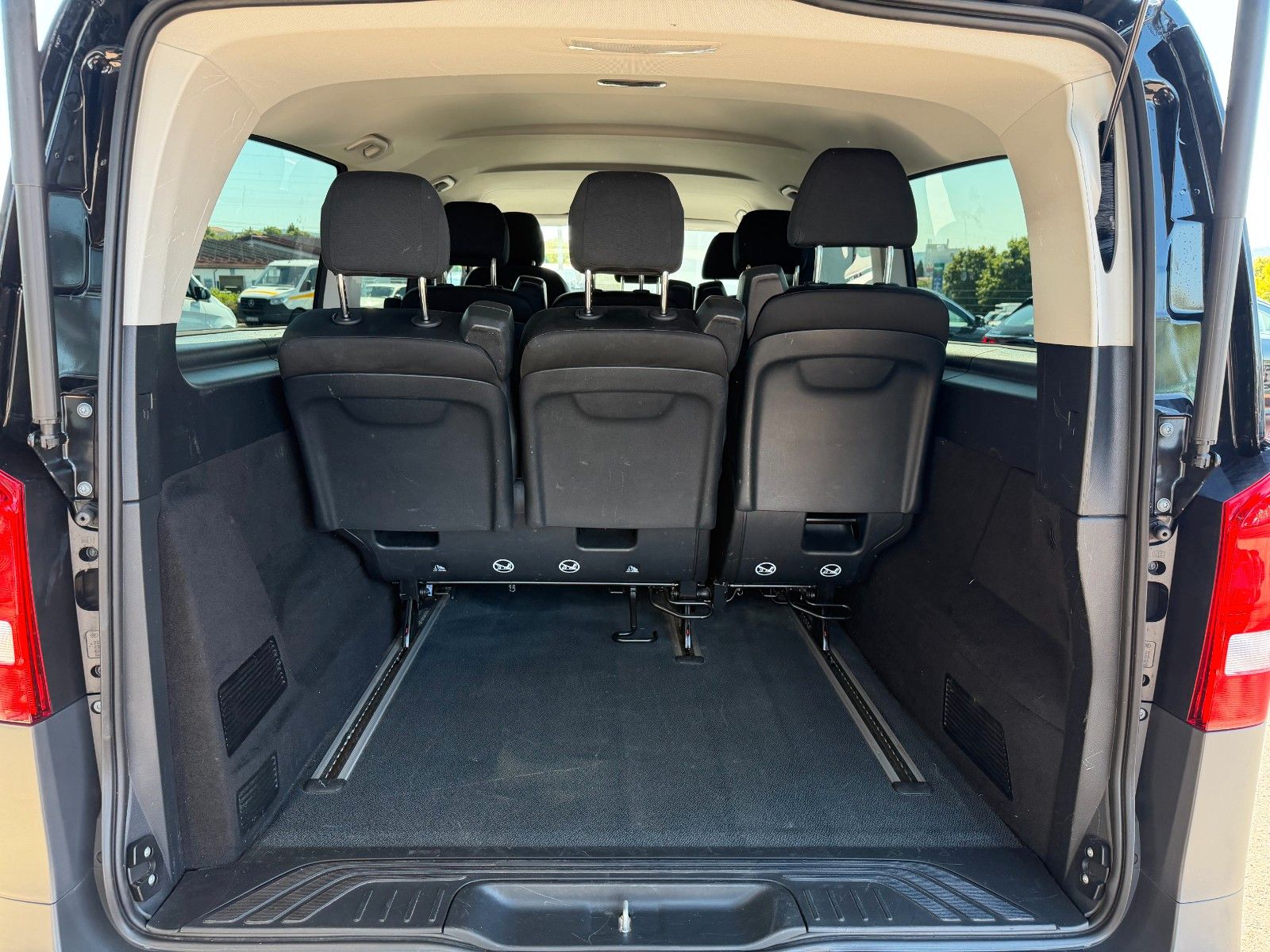 Fahrzeugabbildung Mercedes-Benz Vito 116 CDI Tourer Extral elektr Türen AHK