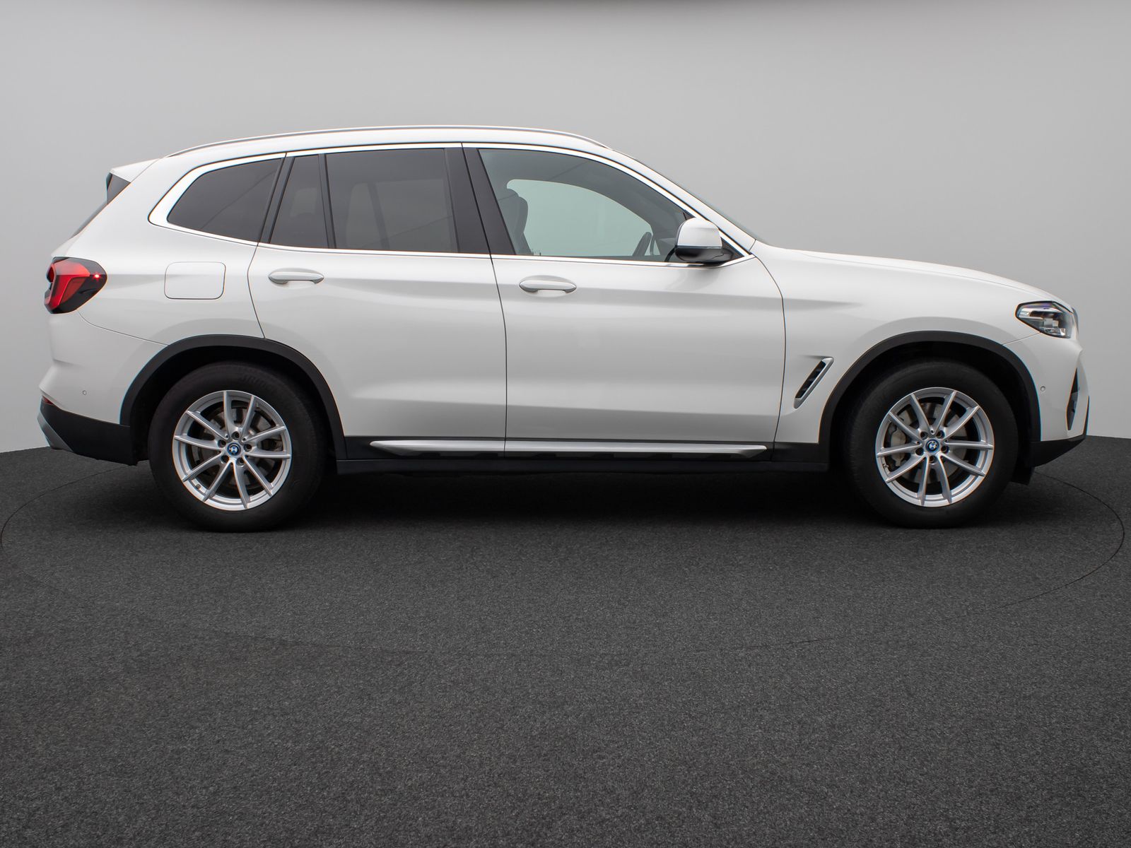 Fahrzeugabbildung BMW X3 xD30e Kamera HUD DAB HiFi Stop&Go AHK Sport