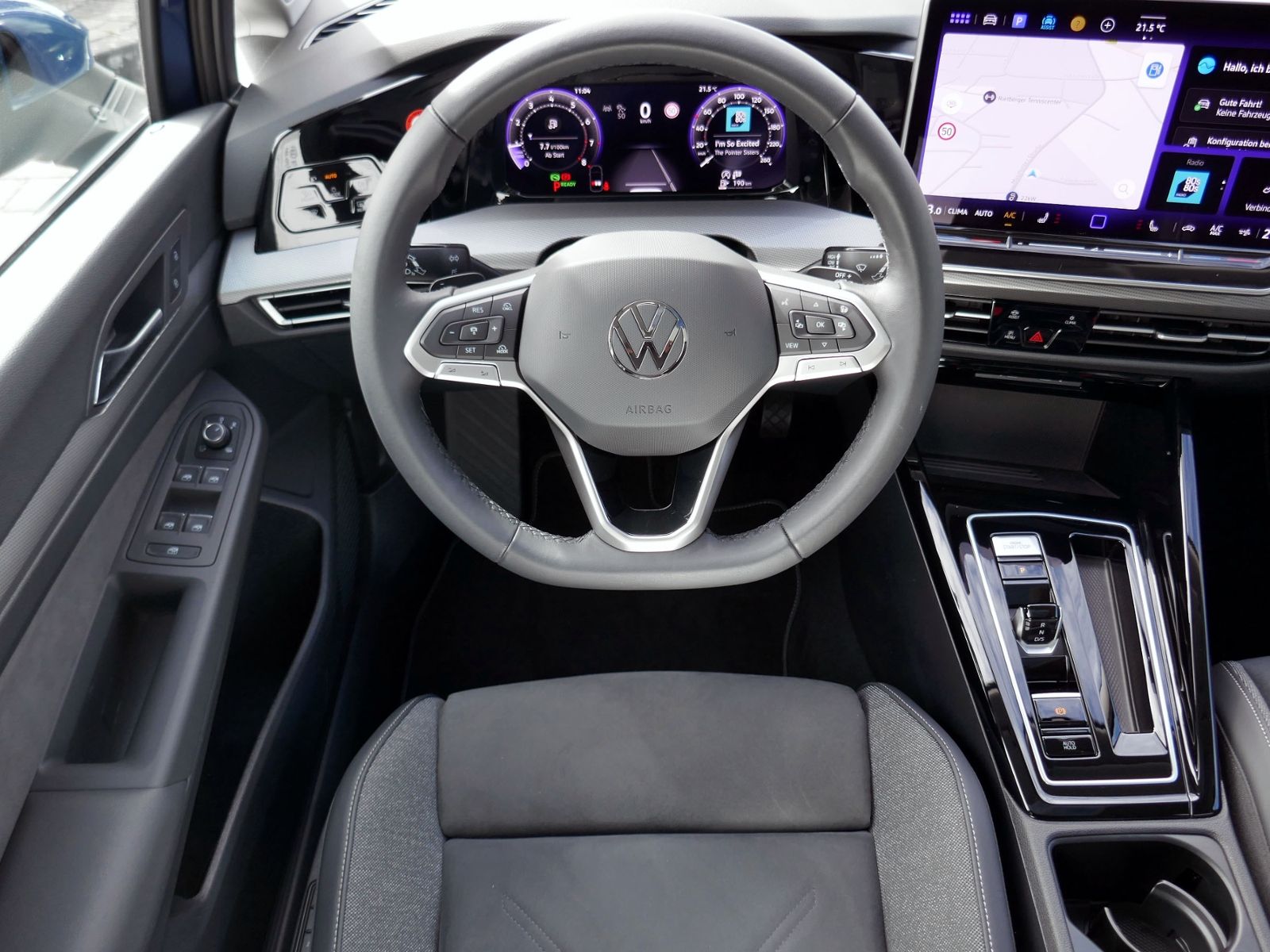 Fahrzeugabbildung Volkswagen Golf VIII Style 1.5 eTSI DSG | LED RFK ACC Navi