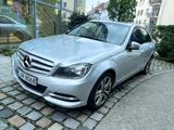 Mercedes-Benz 200 - Mercedes-Benz 200 mit Diesel-Antrieb