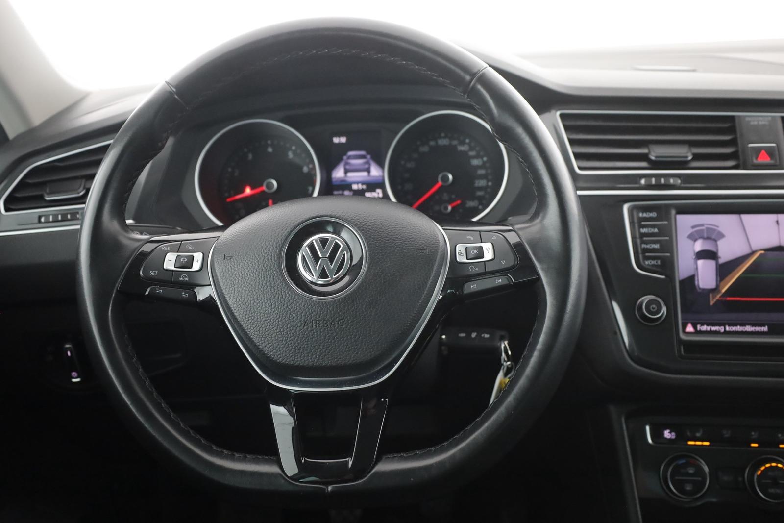 Volkswagen Tiguan 1.4 TSI Comfortline LED AHK Kamera ACC