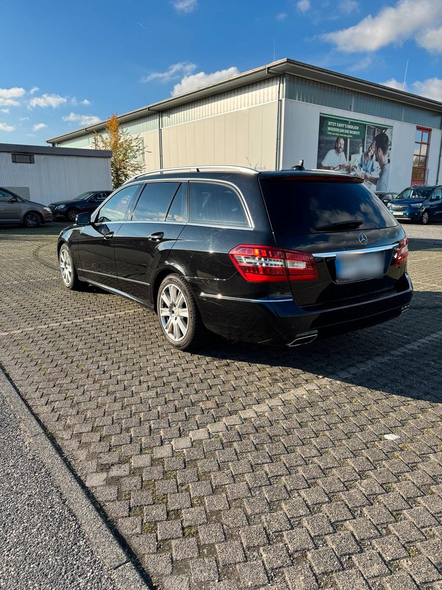 Mercedes-Benz E220 2012 — photo 7