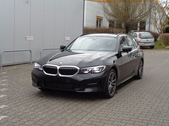 BMW 320i Touring Advantage Autom., Navi, AHK, LM 18