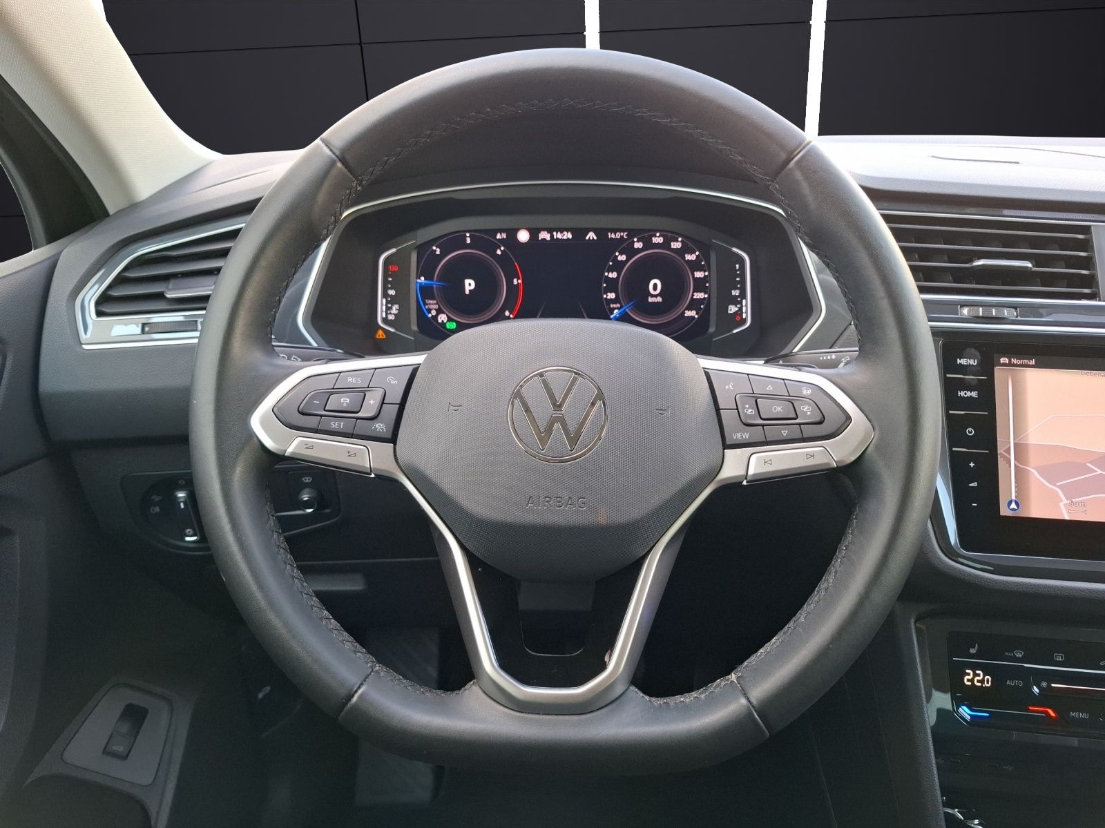 Fahrzeugabbildung Volkswagen Tiguan TDI Elegance 4M STH Matrix AHK Navi AID A