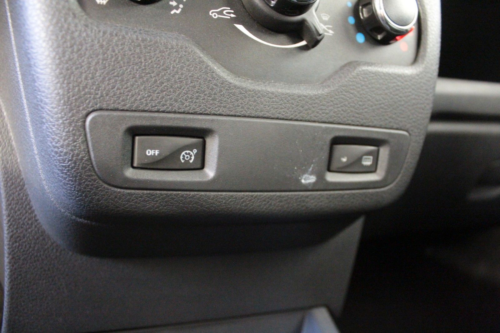 Fahrzeugabbildung Dacia Lodgy TCE 115  Lauréate *Navigation