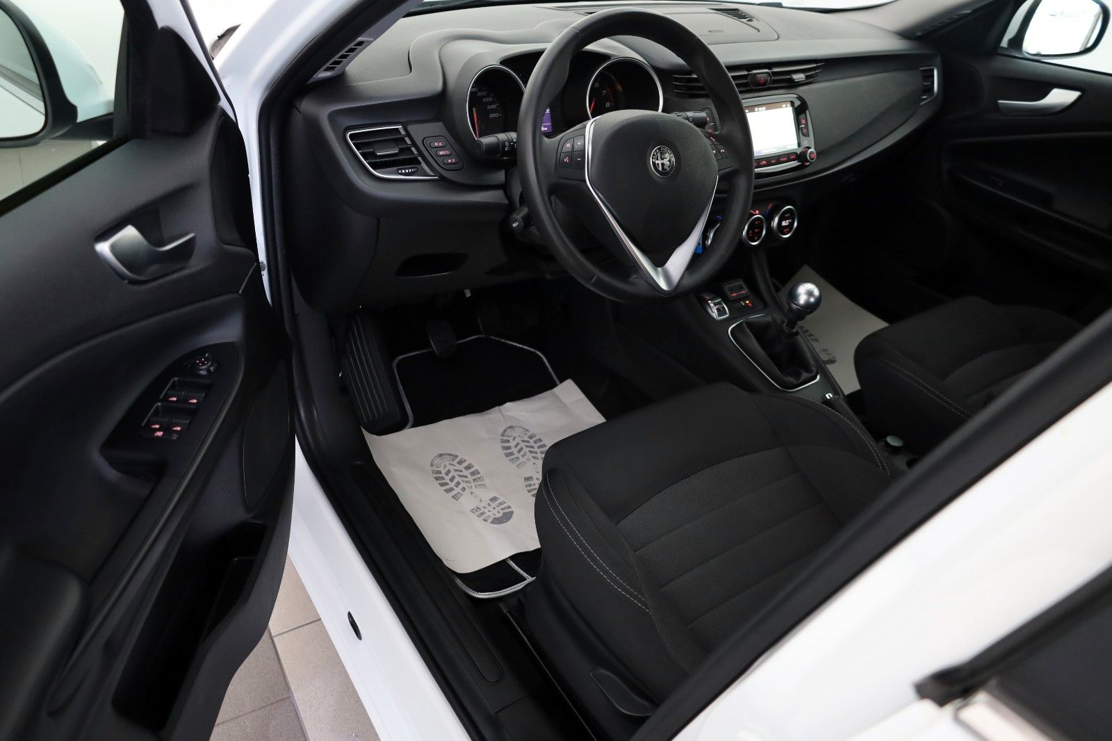 Fahrzeugabbildung Alfa Romeo Giulietta Super Navi,PDC,D.N.A.-Fahrdynamik