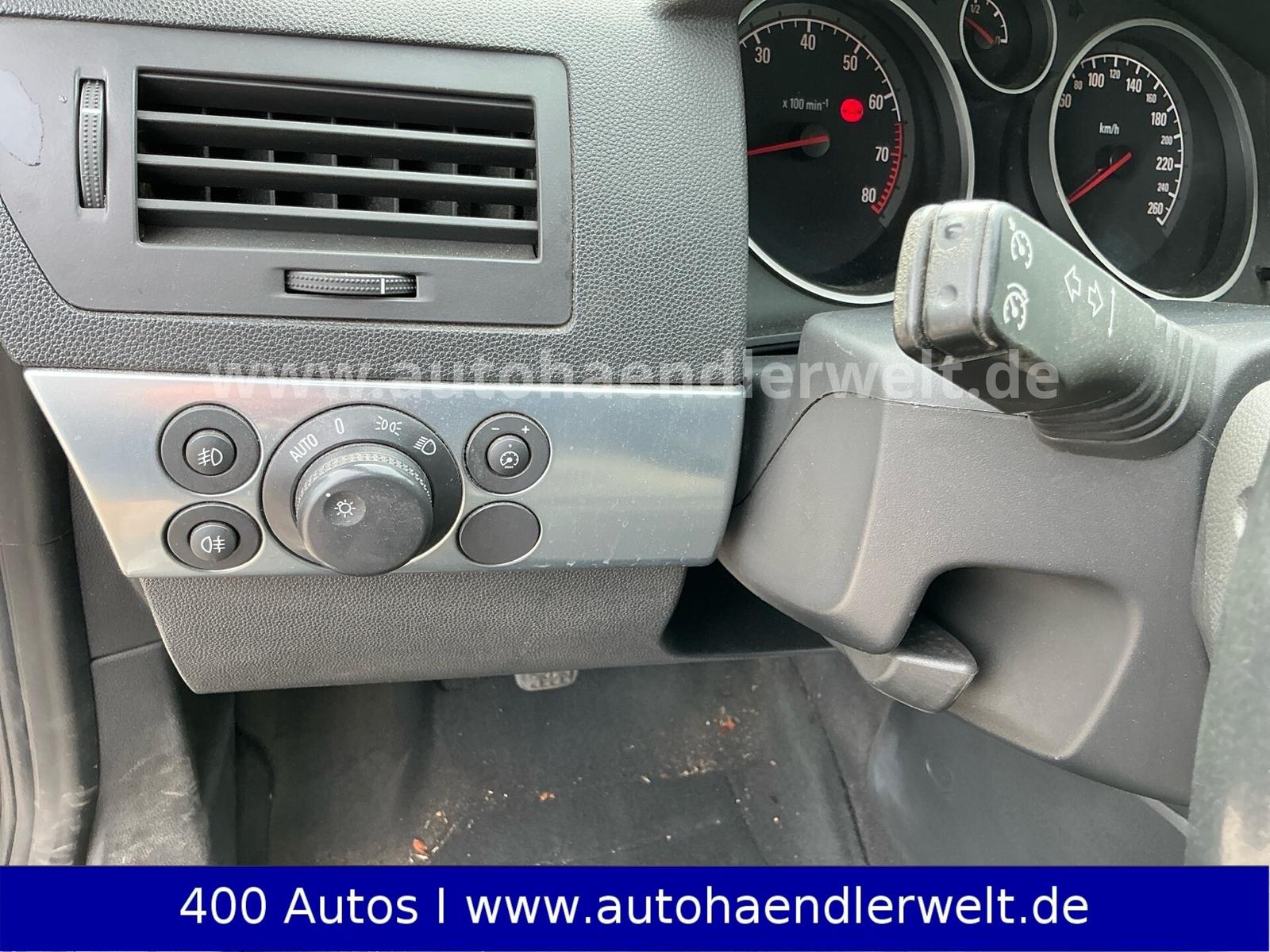 Opel Astra 2009 — photo 15