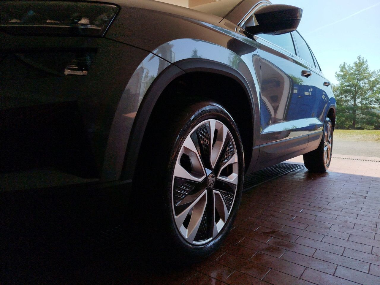 Fahrzeugabbildung SKODA Karoq Selection S110/1.5A7F, AHK