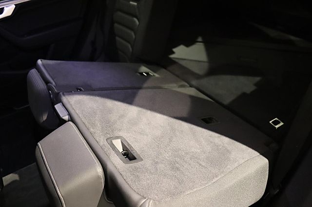 Touareg R-Line 3.0 TDI 4Motion LEDER NAVI STANDH