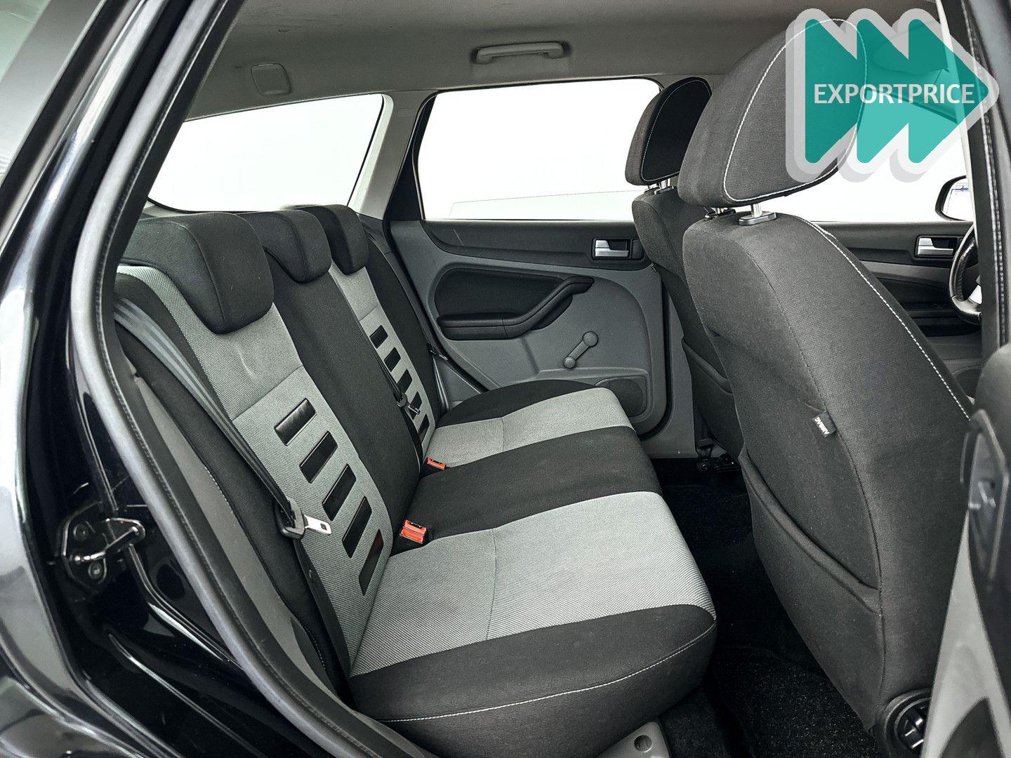 Ford Focus 2009 — photo 19