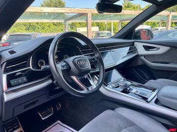 Audi Q8 - 9