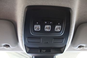 Fahrzeugabbildung Renault Grand Trafic dci150 *Easy Link*9-Sitzer*PDC *