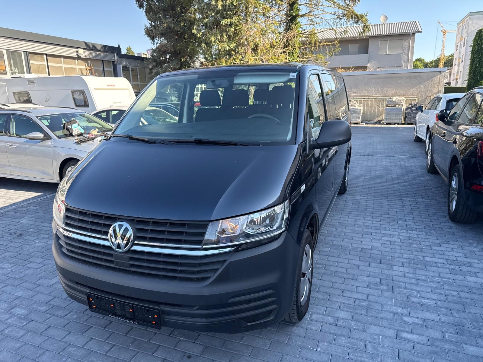 Volkswagen T6.1 Transporter Kombi lang*AHK*9-SITZER*PDC*