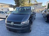 Volkswagen T6.1 Transporter Kombi lang*AHK*9-SITZER*PDC* - VW T6 Kombi Gebrauchtwagen in Stuttgart
