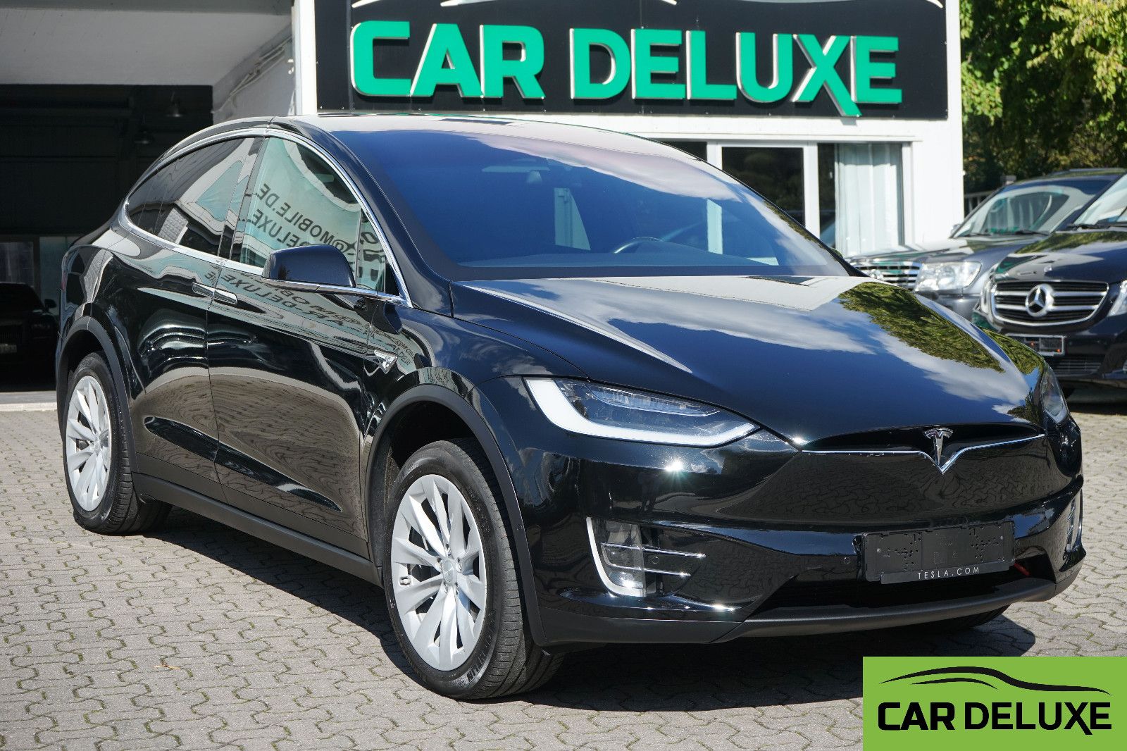 TESLA Model X