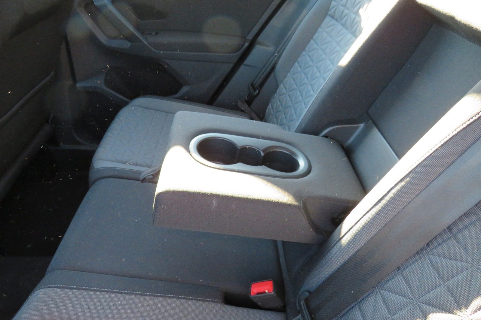 Fahrzeugabbildung Volkswagen Tiguan Life TDI DSG AHK NAVI KAMERA LED ACC GJ