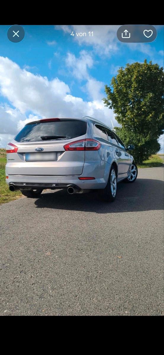 Ford Mondeo 2011 — interior
