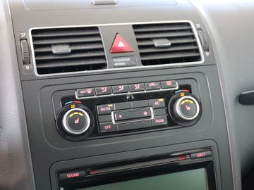 Volkswagen Touran 1.4TSI COMFORTLINE CLIMATRONIC PDC 1.HAND