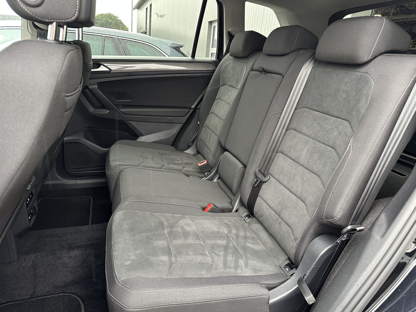 Fahrzeugabbildung Volkswagen Tiguan Allspace 2.0 TDI DSG Life NAV+LED+KAM+ACC