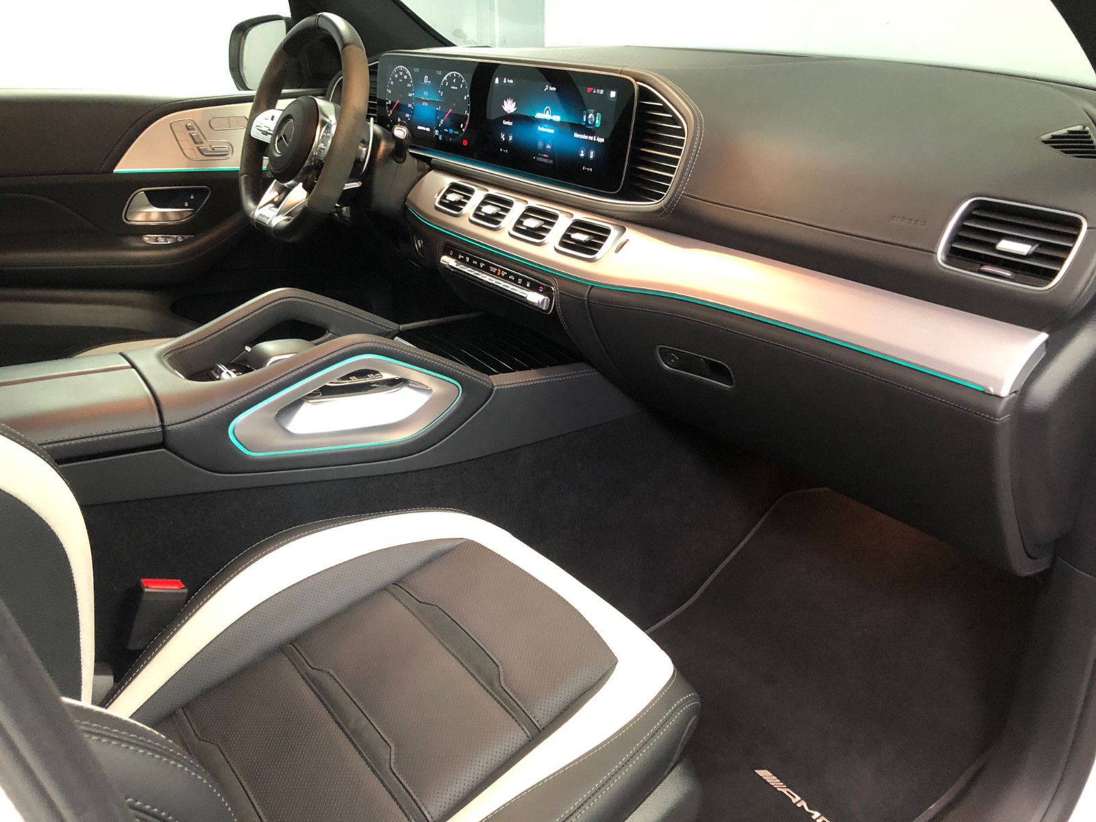 Fahrzeugabbildung Mercedes-Benz GLE 63 S 4MATIC+ *PANORAMA*NIGHTP*VMAX*KEYGO