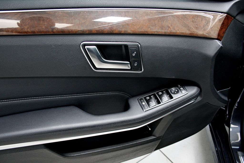 Mercedes-Benz E 200 d T ELEGANCE NAVI PDC LED SHZ NETTO 13.900