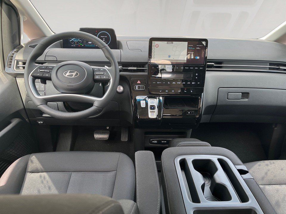 Fahrzeugabbildung Hyundai STARIA Hybrid 9-Sitzer TREND 18 Easy-Access-Pake