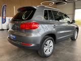 Volkswagen Tiguan Life TSI 4Motion *1.HAND*NAVI*XENON* SHZ* - Volkswagen Tiguan: Grau