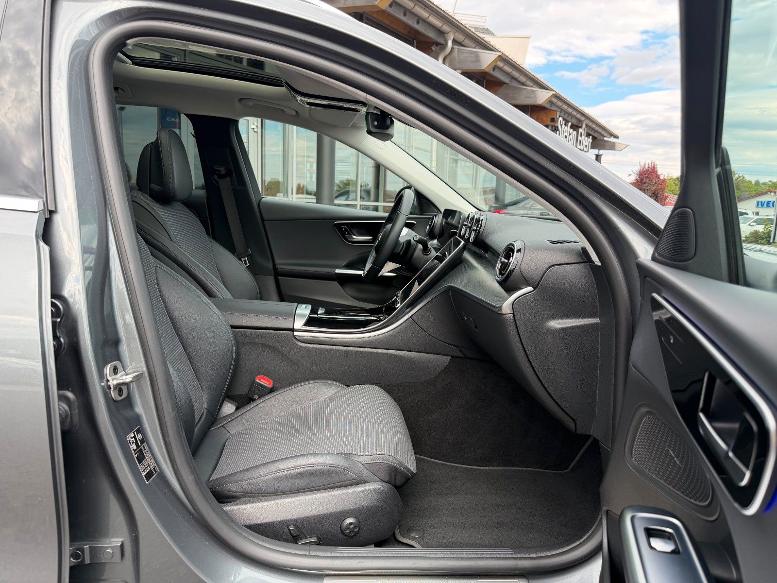 Fahrzeugabbildung Mercedes-Benz C 220d T Avantgarde+Pano+AHK+Ambiente+