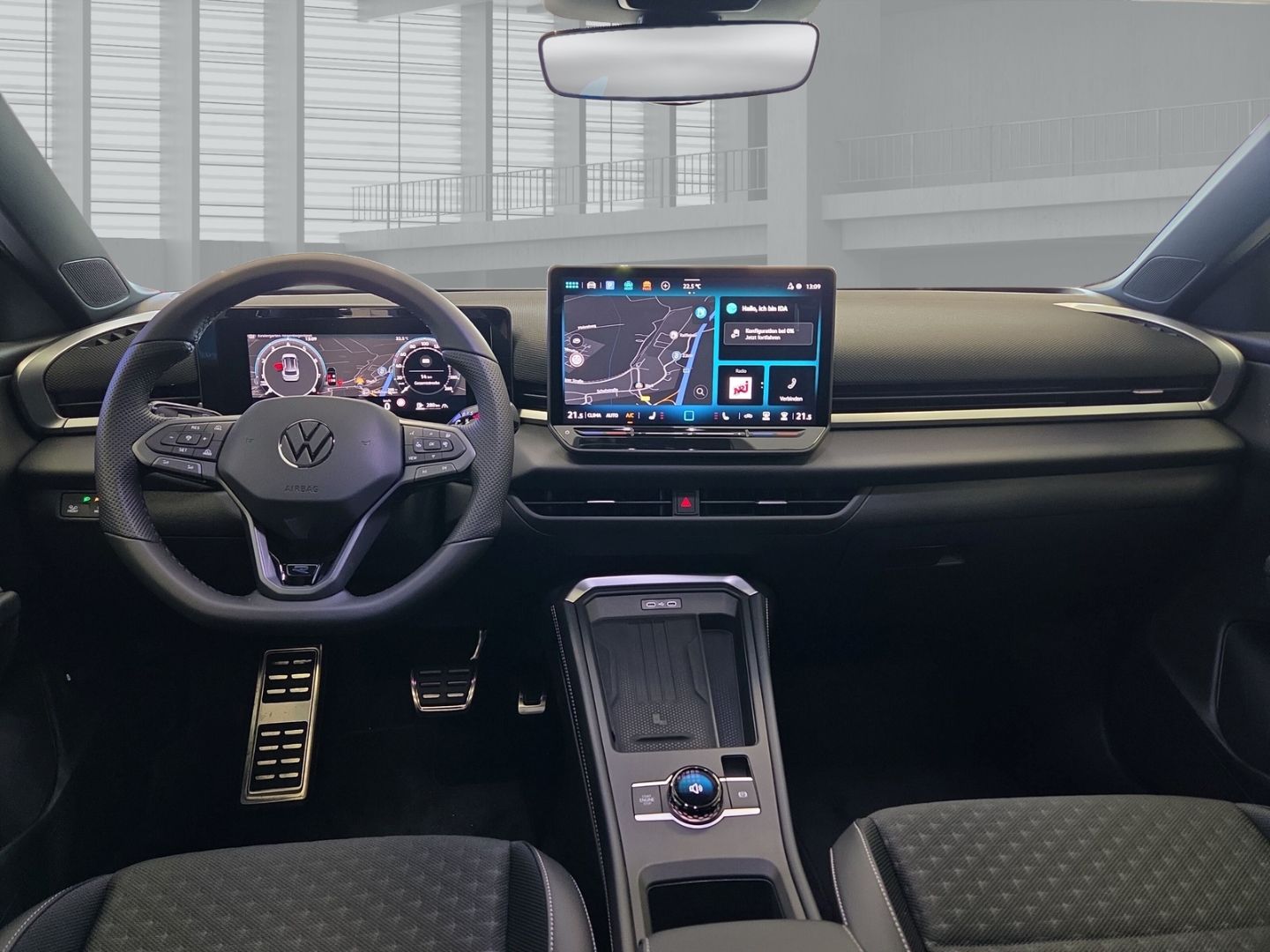 Fahrzeugabbildung Volkswagen T-Roc R-Line 1.5 eTSI DSG HUD Navi Digitales Coc