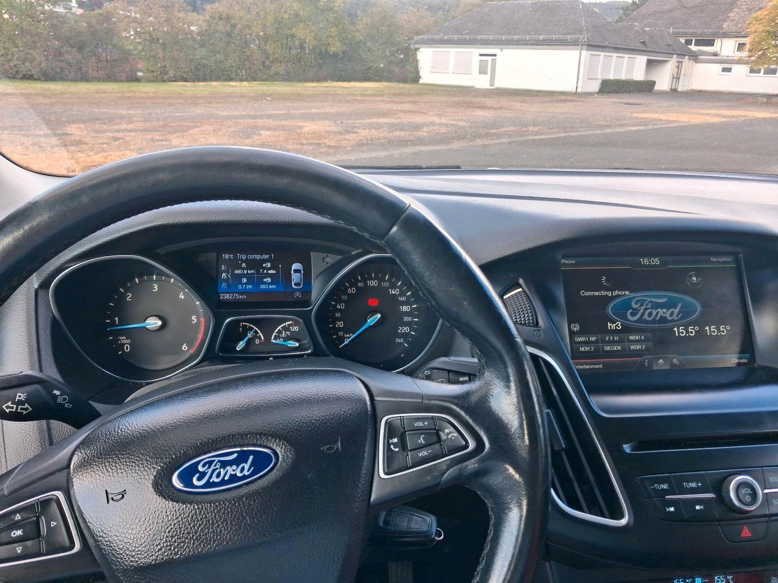 Ford Focus 2015 — interior