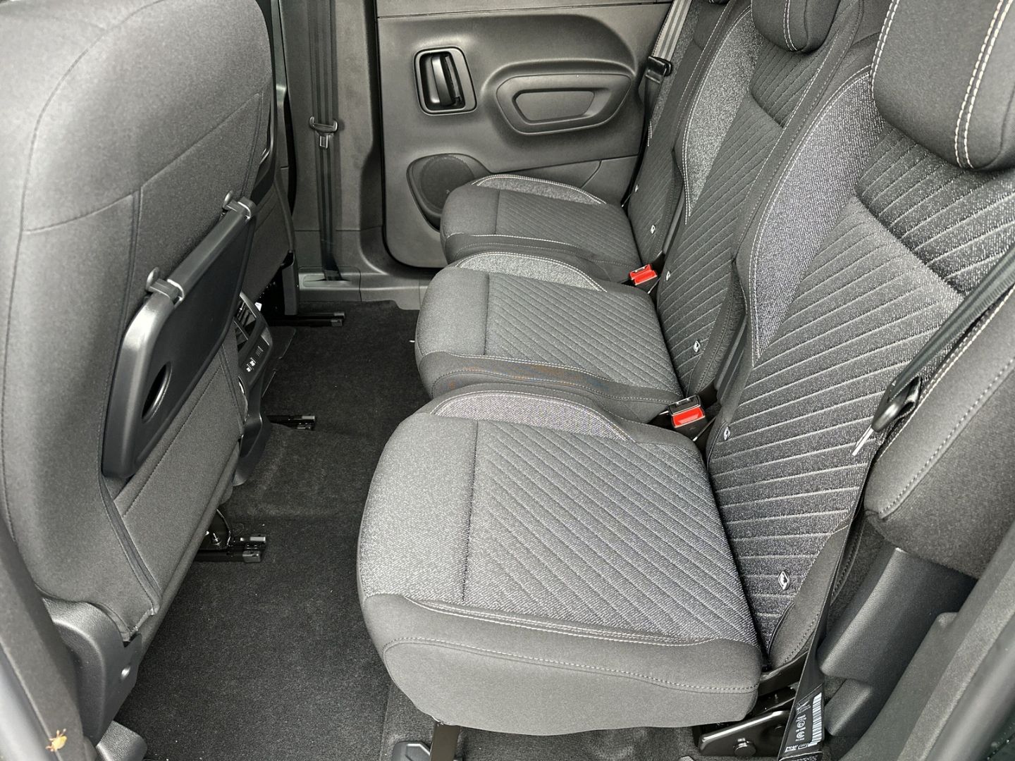 Fahrzeugabbildung Peugeot Rifter Allure N1 L2 Navi Allwetterreifen*Digital