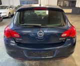 Opel Astra J Lim. 5-trg. 150 Jahre Opel *Erst 45 Tkm* - Opel Astra mit Benzin-Antrieb: 150 Jahre