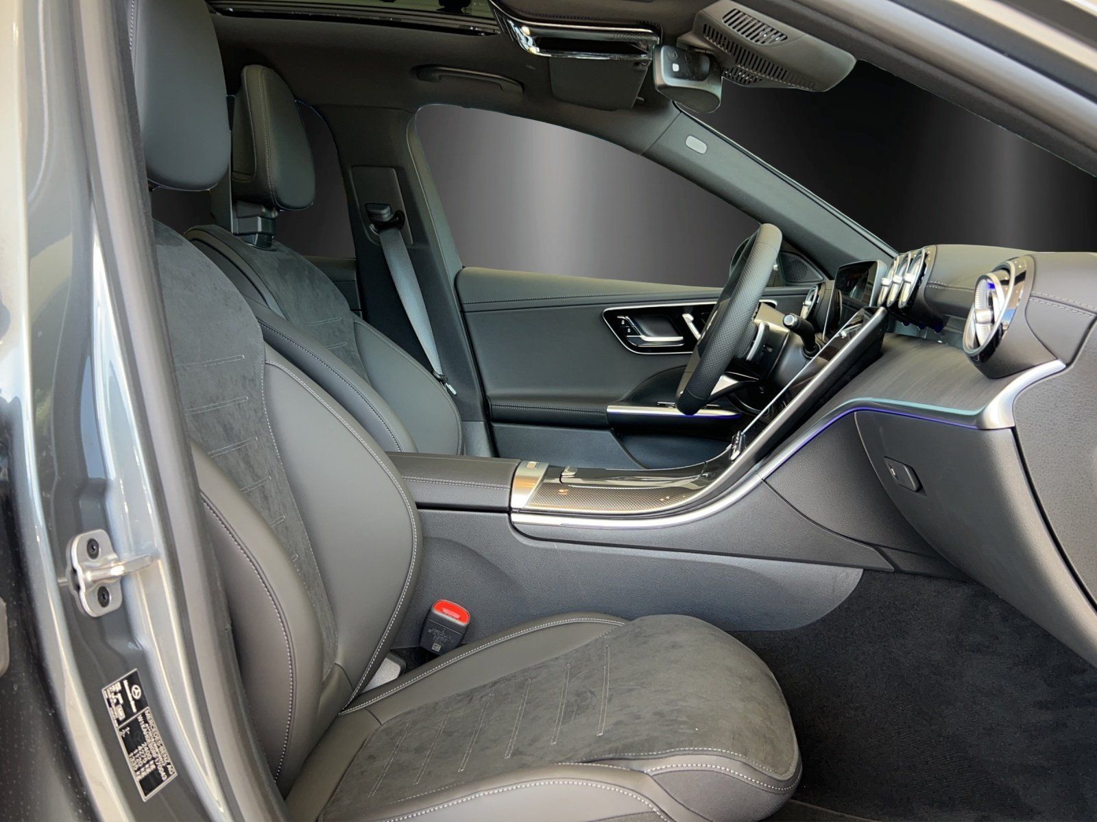 Fahrzeugabbildung Mercedes-Benz C 220 d T AMG Digital DISTRO Pano WINTER 360 19"