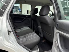 Fahrzeugabbildung Ford Focus Turnier 1.6 Style Automatik Klima PDC AHK